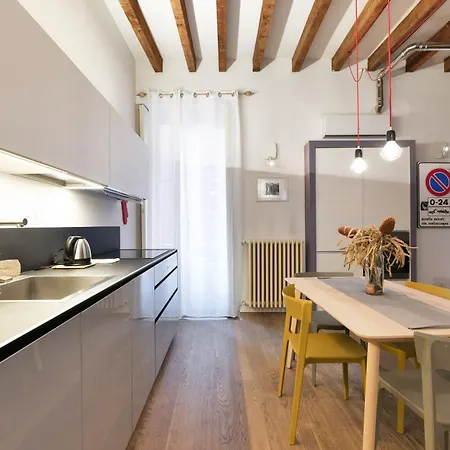 Primopiano - Muratori 公寓 *